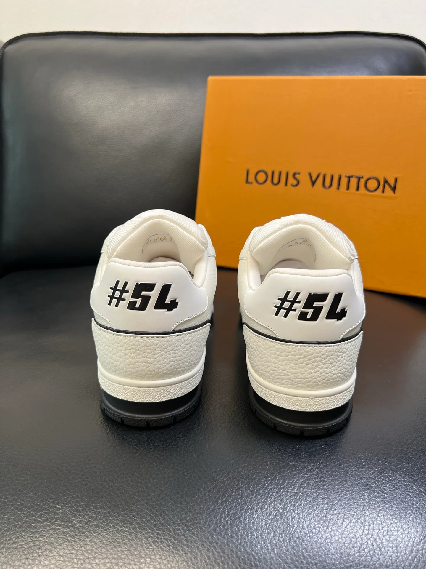 Men's shoes 💰900 Lv top purchasing agent Louis Vuitton, sports sneakers counter synchronization, uppers imported from Italy, high-quality splicing colorful complex crafts, imported mesh pads are soft and comfortable, soles: original soles specially provided by the original factory, T men's shoes 💰U exclusive movable molded soles super comfortable, original factory and single goods, high quality, welcome to compare, code number 39-44 (customized 38 45)